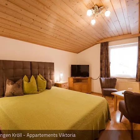 Kroell - Viktoria Und Maria 메이른호픈